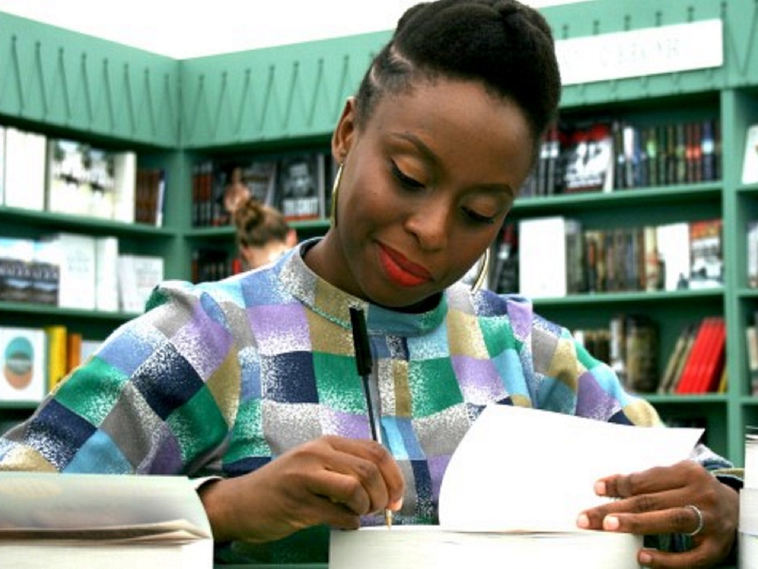 L’œuvre de résistance de Chimamanda Ngozie Adichie