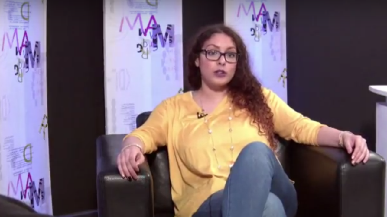 Mounia : une militante qui prône la justice par l’éducation